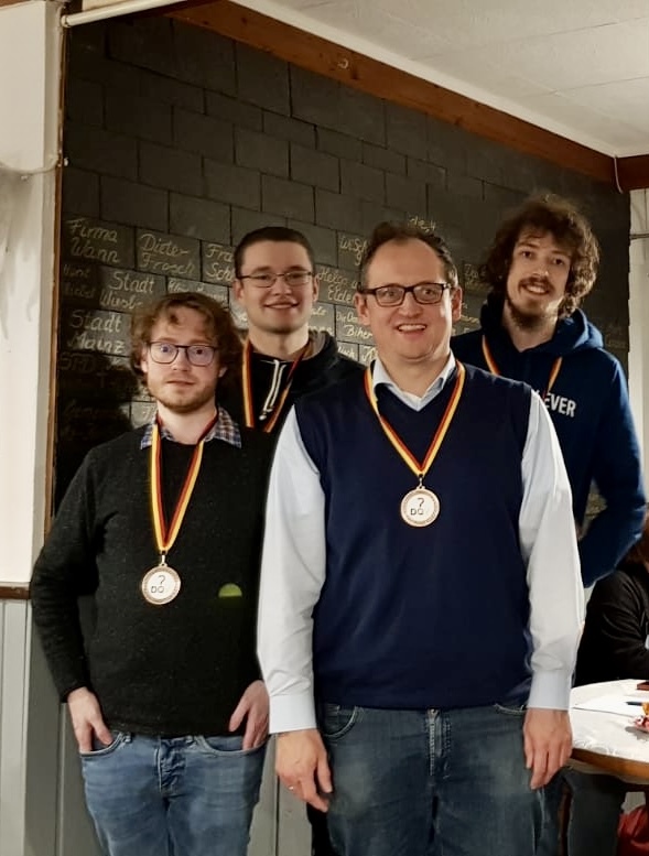 Platz 3: Die Rheinland-pfälzischen Quizgranaten (v.l.n.r.: Tobias Mohr, Moritz Schäfer, Klaus Seiferlein, Joel Frank), 51,5 Punkte